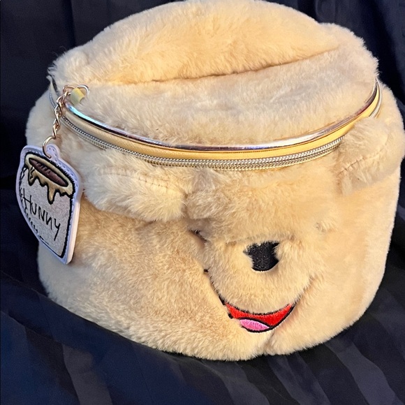DISNEY WINNIE THE POOH PLUSH HOT TOPIC MAKEUP BAG - Picture 1 of 5
